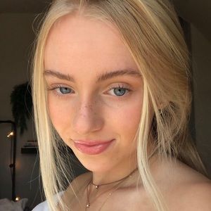 Meet your Posher, Carly